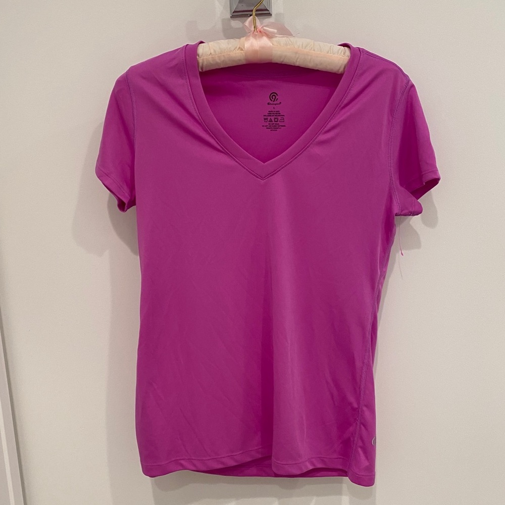 🗽Champion V Neck Tee